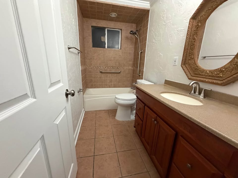 Bathroom with tub