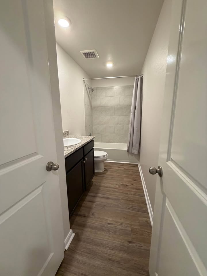 Another bathroom view