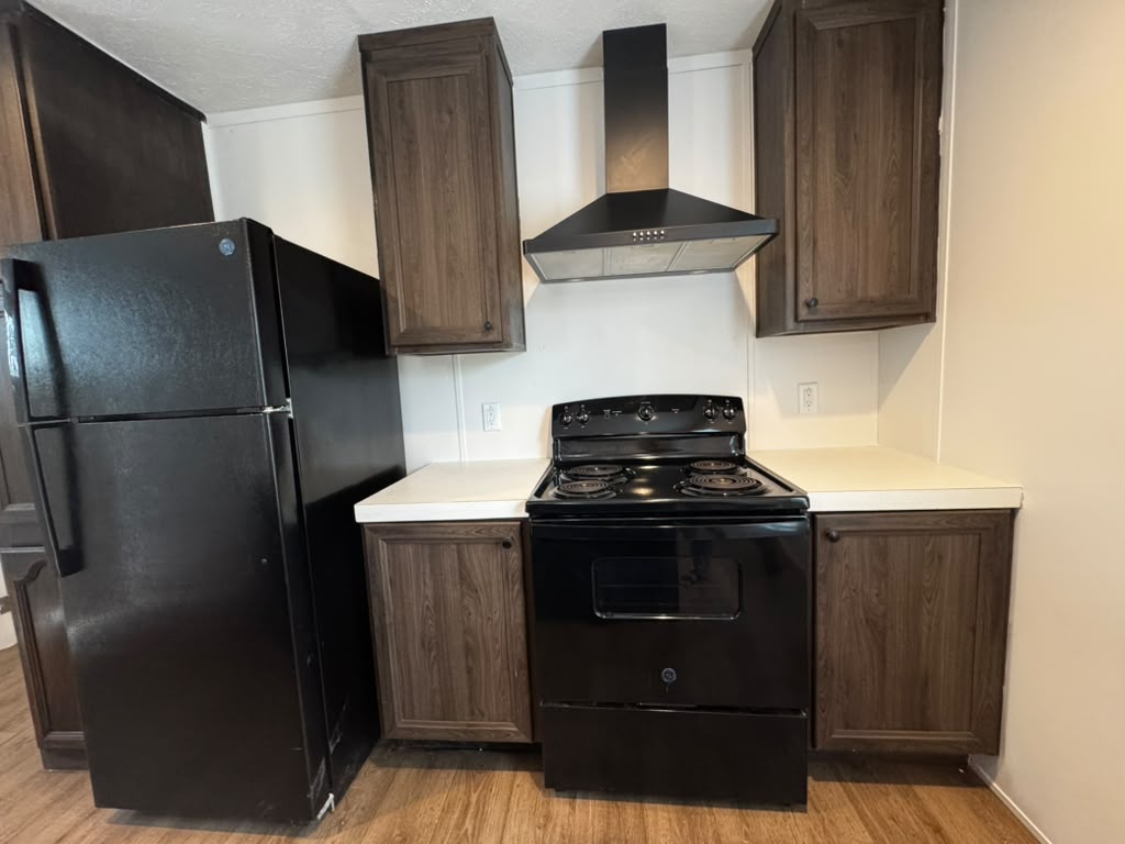 Range and cabinets