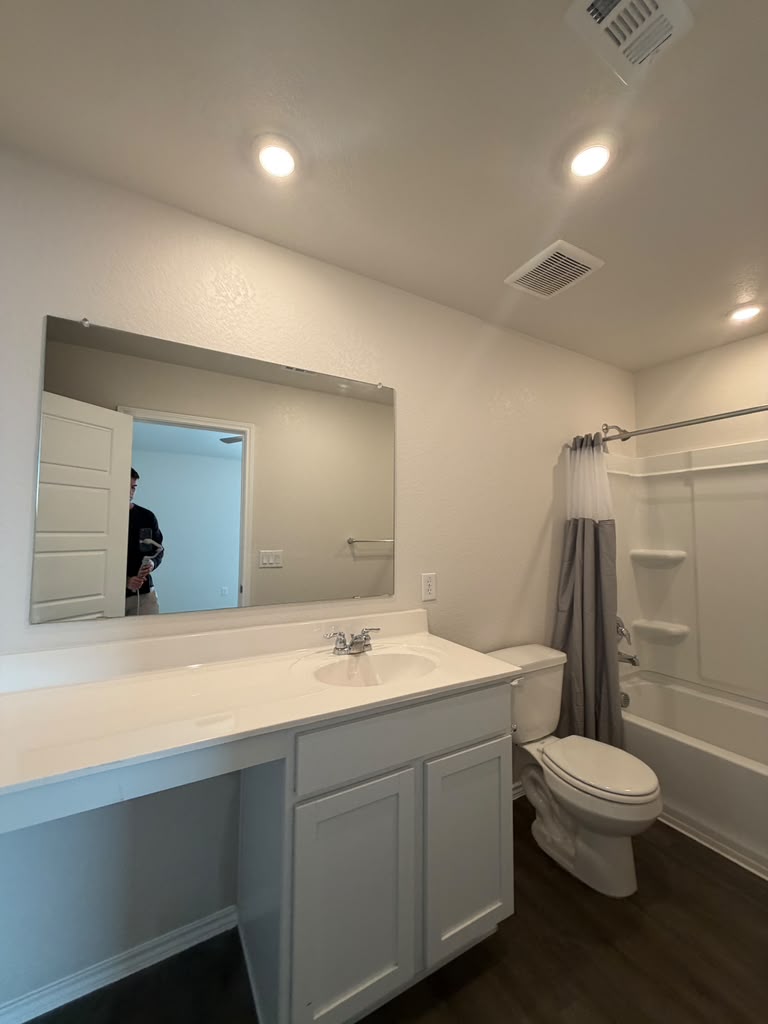Bathroom with tub