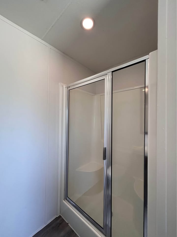 Separate shower
